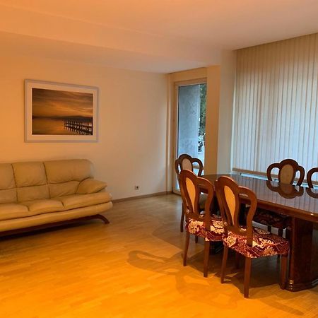 Lovely Two Bedroom Apartment With Free Parking Antuérpia Exterior foto