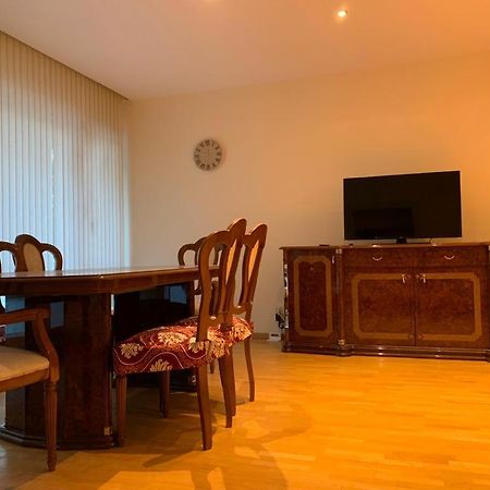 Lovely Two Bedroom Apartment With Free Parking Antuérpia Exterior foto