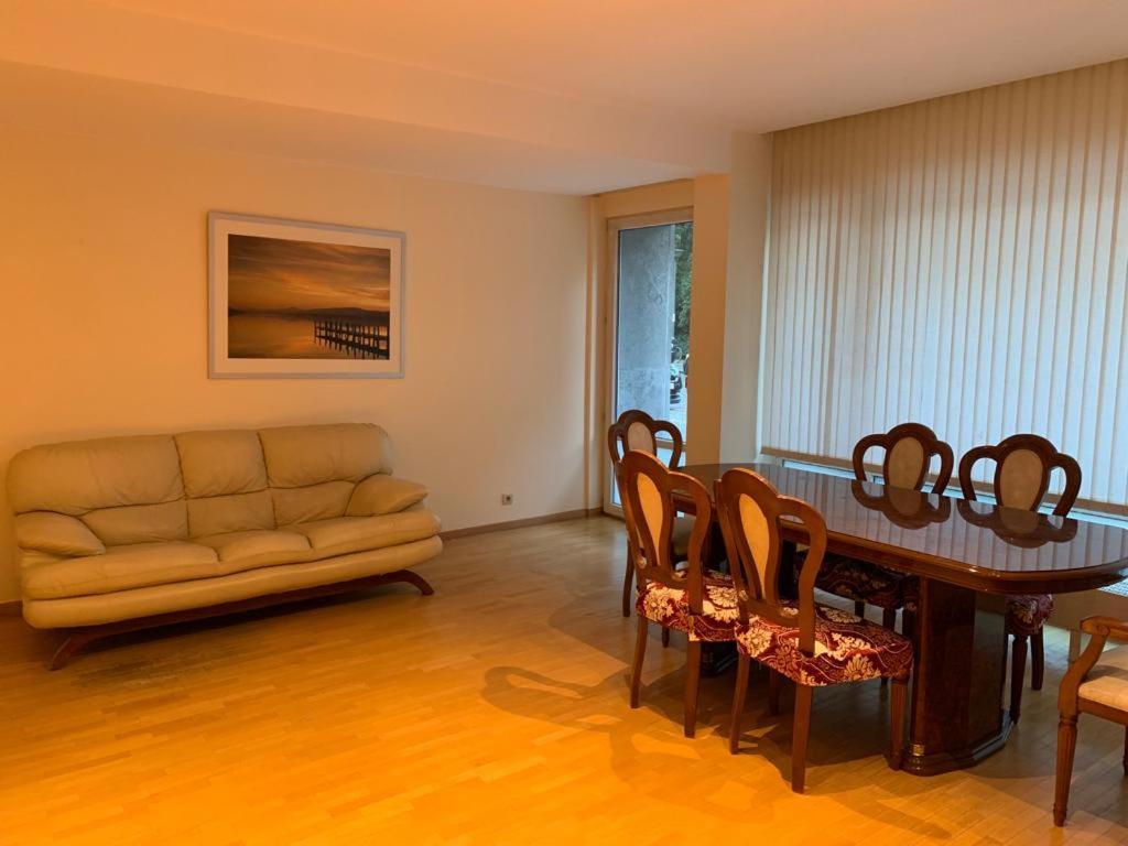 Lovely Two Bedroom Apartment With Free Parking Antuérpia Exterior foto